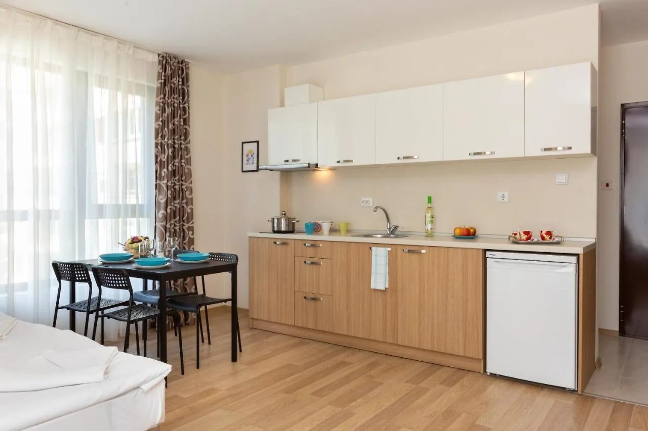 Apartments Flora 1 0*, Бургас